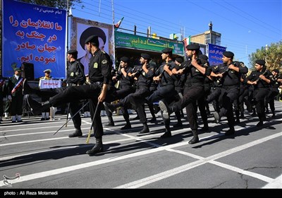 مراسم رژه نیروهای مسلح در شهرکرد