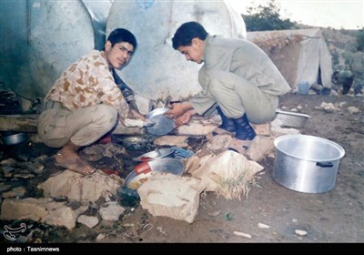 شهید محمد کولیوند در ۲۵ خرداد ۱۳۴۹ در کرج به دنیا آمد .تحصیلات خود را تا پایان دوره راهنمایی ادامه داد و به جبهه اعزام شد وی در ۲۷ دی ماه ۱۳۶۶ در ماهوت عراق به شهادت رسید و پیکر مطهر او در ۵ بهمن ۱۳۶۶ به کشور بازگشت. 