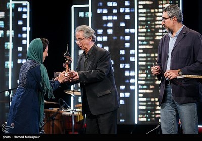 تقدیر از برگزیدگان دومین جشنواره بین‌المللی عکس برج میلاد تهران توسط اسماعیل عباسی داور جشنواره