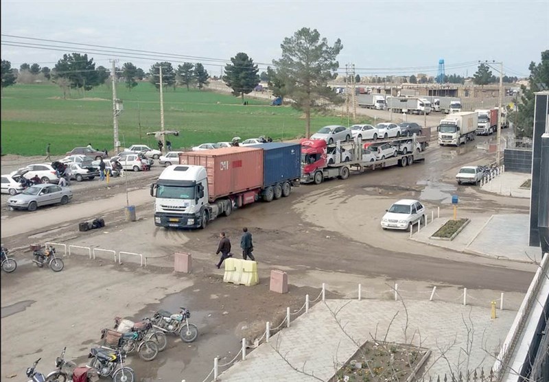 تردد شبانه‌روزی کامیون‌های حامل سوخت در شهران و تهدید سلامت مردم این منطقه