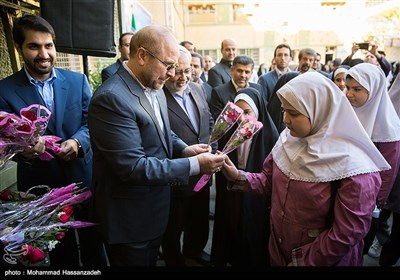 بدء السنة الدراسیة الجدیدة بحضور أمین العاصمة طهران