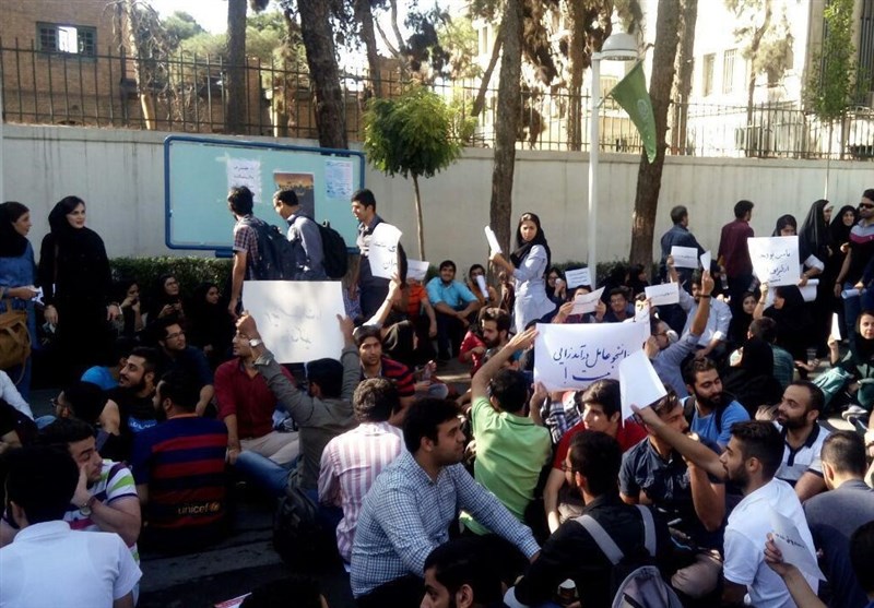 اعتراض شماری از دانشجویان در 3 دانشگاه بزرگ تهران+ تصاویر