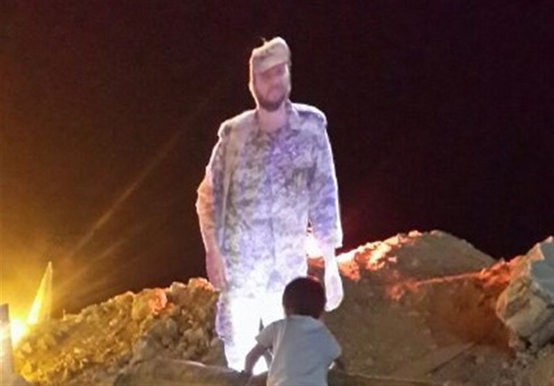 روایت لحظه روبه‌رو شدن فرزند شهید سامانلو با تمثال پدرش