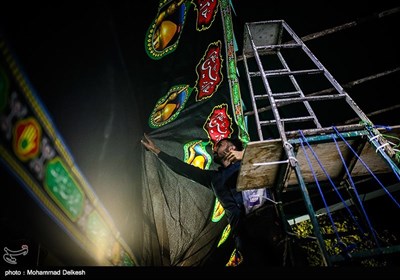 Iranian People Preparing for Muharram Mourning Ceremonies