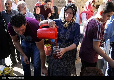 شیره پزی سنتی در روستای مانیزان ملایر