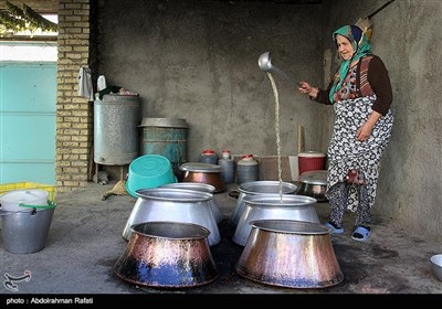 شیره پزی سنتی در روستای مانیزان ملایر