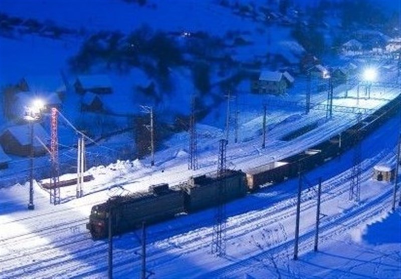 فیلم /حرکت قطار در برف سنگین