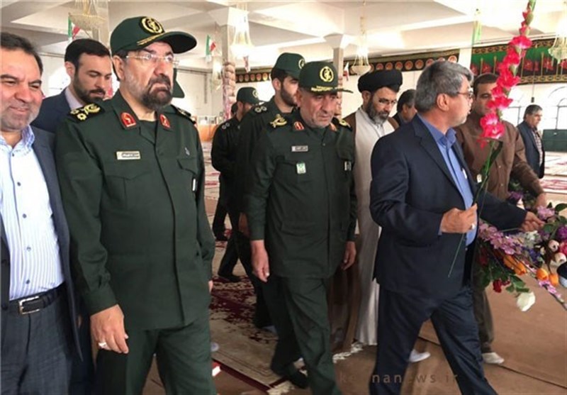 دبیر مجمع تشخیص مصلحت نظام به شهدای یاسوج ادای احترام کرد