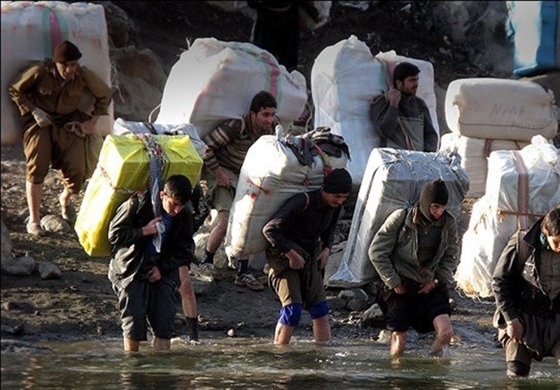 بعد از کولبران، نوبت به زنان چترباز رسیده!