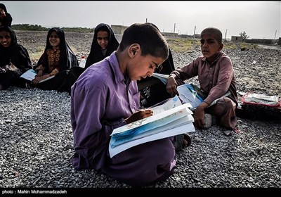 مدرسه کپری در روستای ملک آباد از توابع بخش مرزی اشار - سیستان و بلوچستان