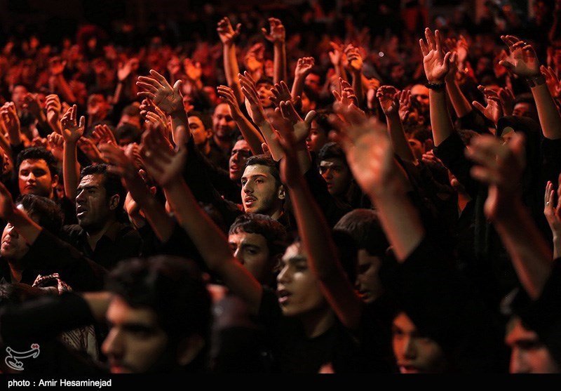 جدیدترین استفتاء رهبر انقلاب دربارۀ پوشیدن لباس مشکی