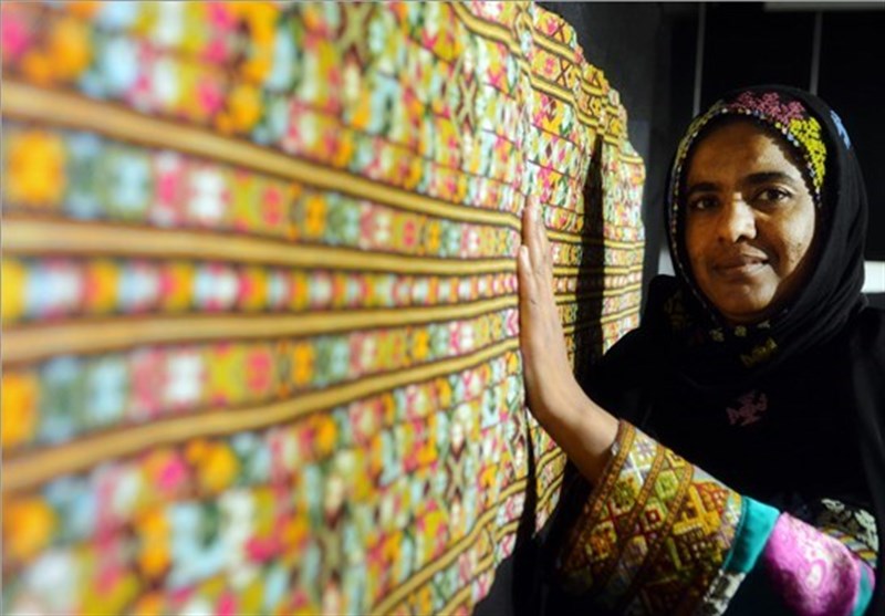 عواید صنایع دستی دختران سرزمین اساطیر برای تجهیز کتابخانه مشهورترین سوزن‌دوز بلوچستان