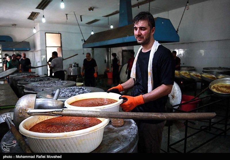 توزیع 25 هزار پرس غذای گرم در قالب طرح اطعام مهدوی در زنجان
