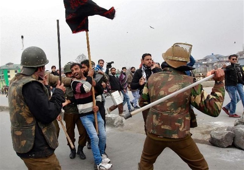 مقبوضہ کشمیر: محرم کے جلوسوں پر بھارتی فوج ٹوٹ پڑی/ 90 زخمی 40 گرفتار