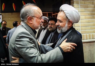 علی‌اکبر صالحی رئیس سازمان انرژی اتمی در مراسم ختم مادر حجت‌الاسلام حیدر مصلحی