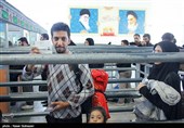 خروج زائران کربلای معلی از مرز مهران - ایلام