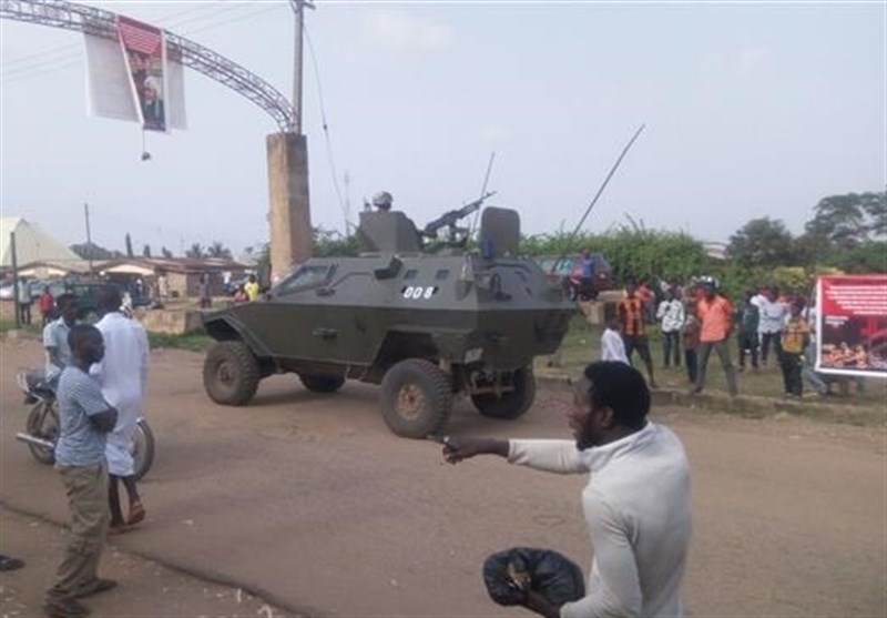 Nijerya Ordusu Aşura Gecesi Şiilerin Camisini Kuşatma Altına Aldı
