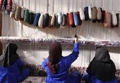 بیرجند| 4190 متر فرش دستباف توسط مددجویان امداد خراسان جنوبی تولید شد