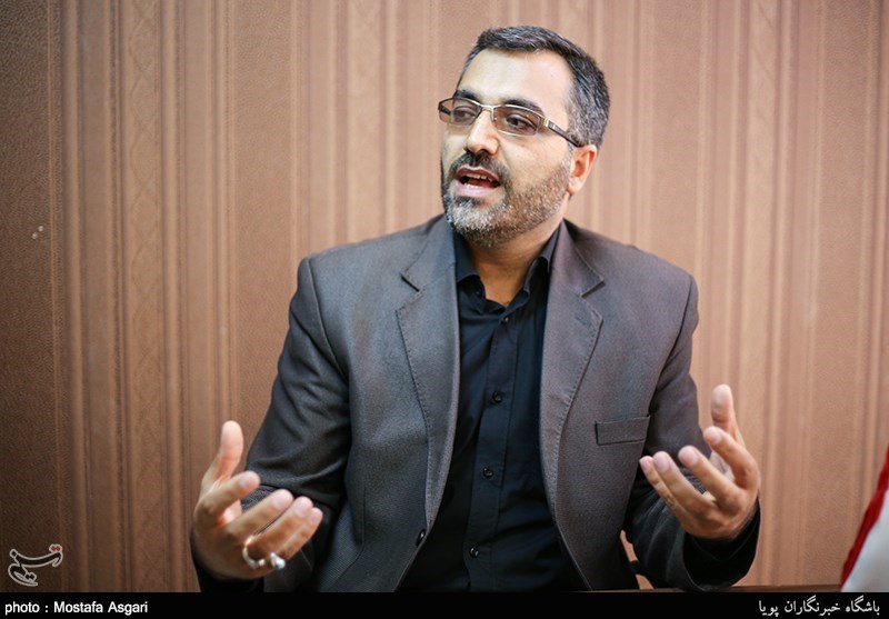 دانشجویان صحت ادعاهای رئیس جمهور در دانشگاه تهران را بررسی کنند