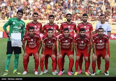 دیدار تیم های فوتبال استقلال خوزستان و پرسپولیس