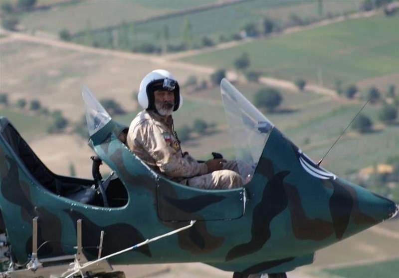 فیلم/پرواز فرمانده شهید گردان هوایی صابرین با جایرو پلن در نقطه صفر مرزی