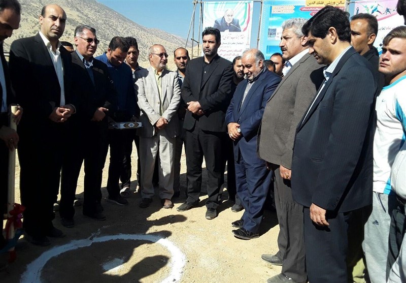 سالن ورزشی منطقه فلک‌الدین خرم‌آباد کلنگ‌زنی شد