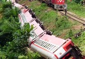 53 کشته و 575 زخمی در حادثه خروج قطار از ریل+فیلم