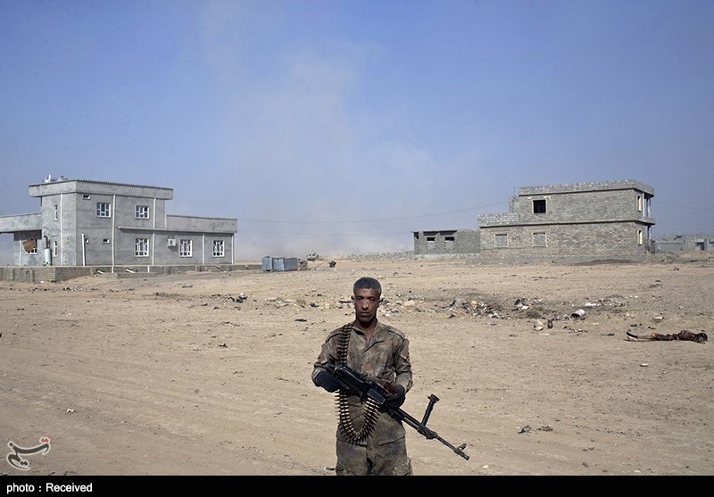 انهدام خودروی مرگ داعش به دست سرباز عراقی از فاصله‌ای نزدیک + فیلم