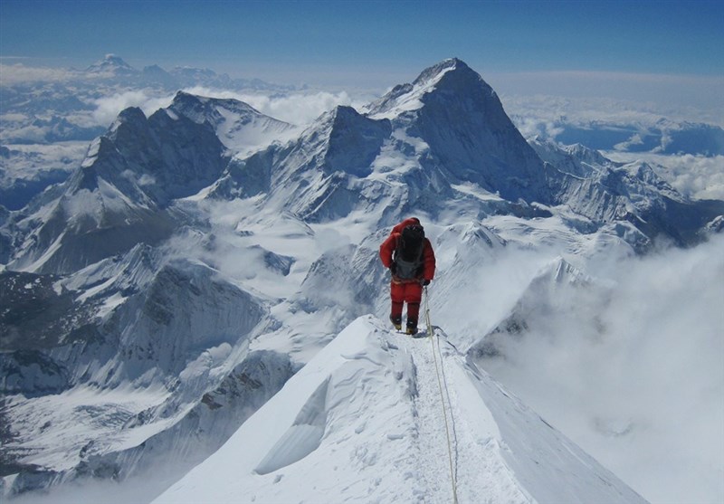 British Climber Dies on Everest as Death Toll of Climbers in Nepal Reaches 18