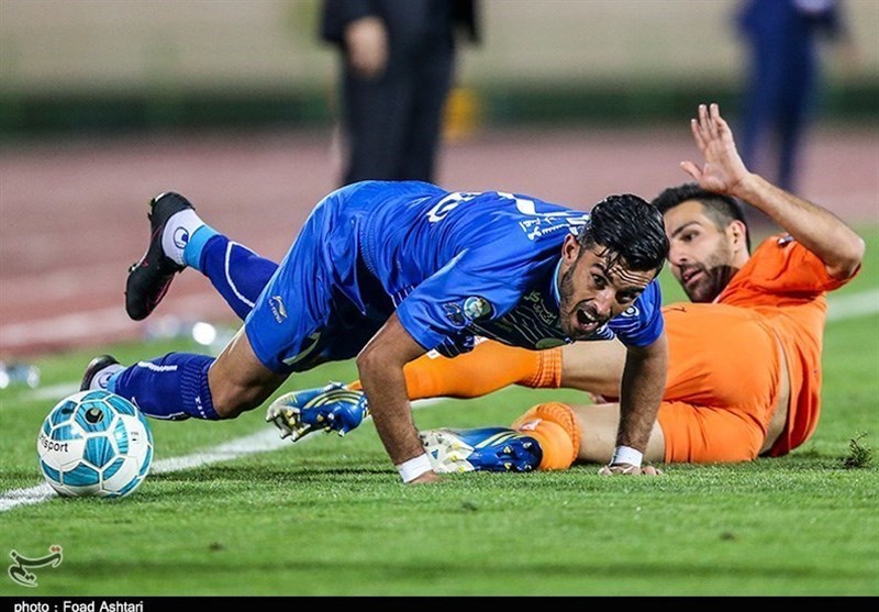 بازیکن مغضوب منصوریان در راه فولاد/ بختیار با سعداوی مذاکره کرد