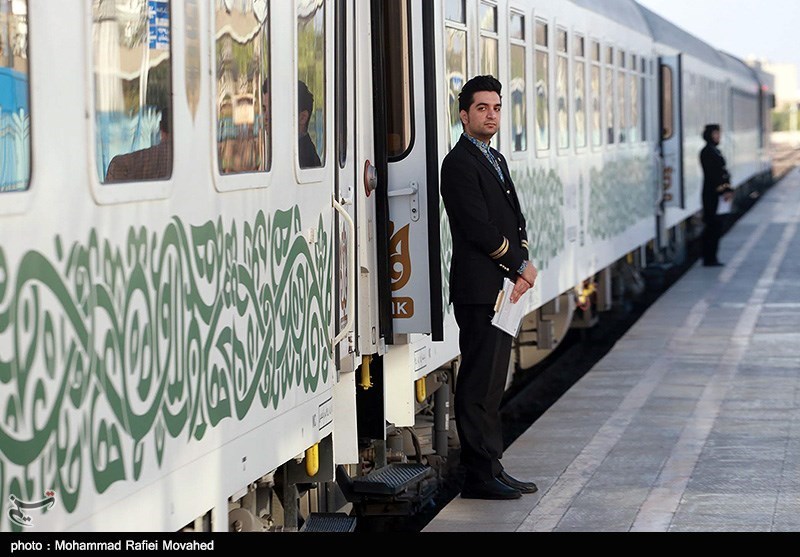 قطار فوق‌العاده شیراز –تهران و برعکس ویژه نوروز به ناوگان ریلی  استان فارس افزوده شد