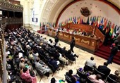 مادورو از نمایندگان مخالف پارلمان رای عدم اعتماد گرفت