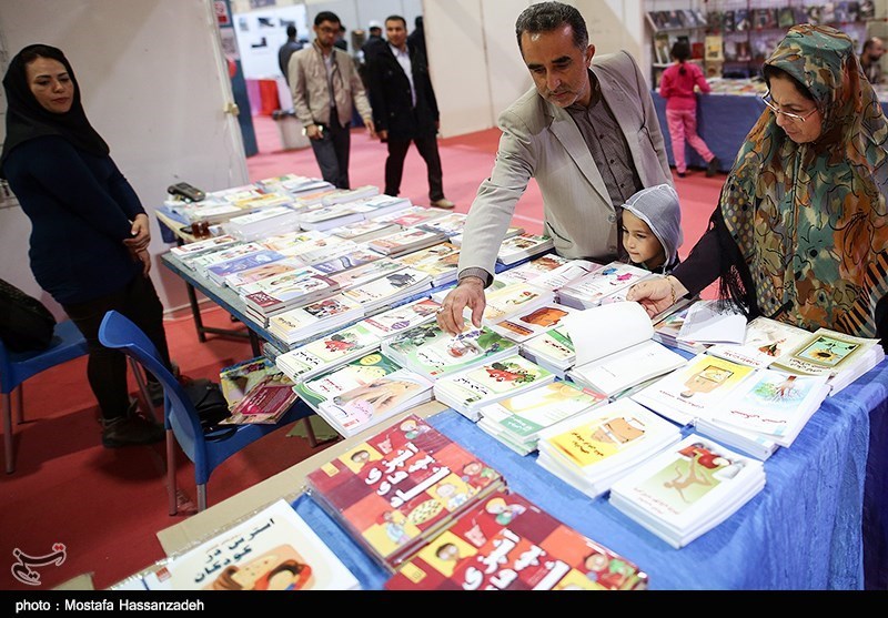 نمایشگاه بزرگ کتاب در حمیدیه آغاز به کار کرد