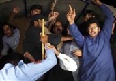 حکومت اور پی ٹی آئی میں ٹھن گئی/ پولیس نے 50 کارکنان گرفتار کر لئے، تحریک انصاف کا ملک گیر احتجاج کا اعلان