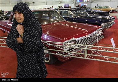 Vintage Cars Go on Show in Iran's Isfahan