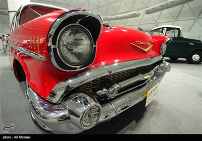 Vintage Cars Go on Show in Iran's Isfahan