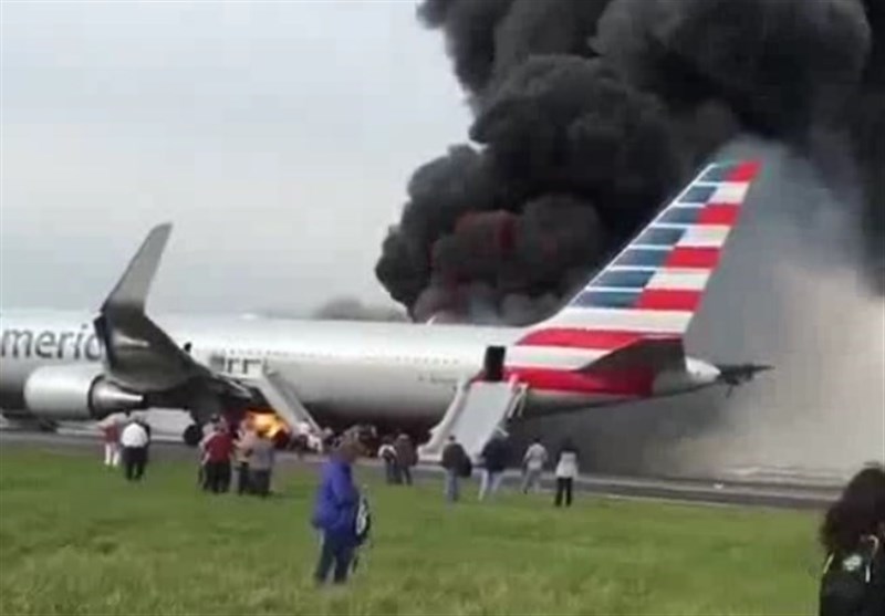 فیلم/آتش گرفتن یک هواپیمای آمریکایی هنگام برخاستن از باند