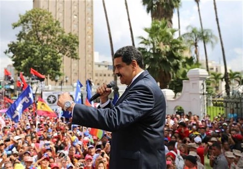 الجیش الفنزویلی یعلن ولاءه للرئیس مادورو فی التصدی لأی تدخل أمریکی