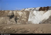 خاک زنجان تا مرکز شهر آلوده به فلزات سنگین است/کارگران شهرک روی پولِ خون‌شان را می‌گیرند