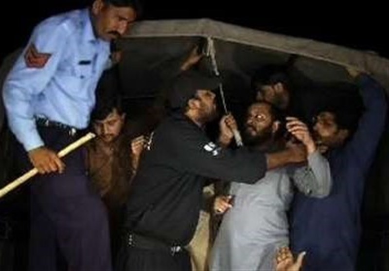 تشدید درگیری‌ها در اسلام‌آباد در پی دستور رهبر حزب «تحریک انصاف»