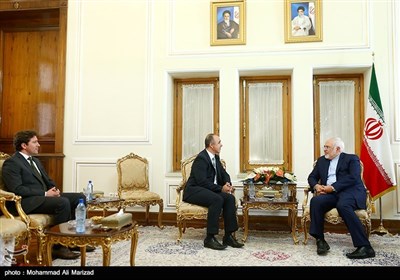 دیدار «آدریان کوزیاسکی» سفیر جدید رومانی در تهران با محمد جواد ظریف 