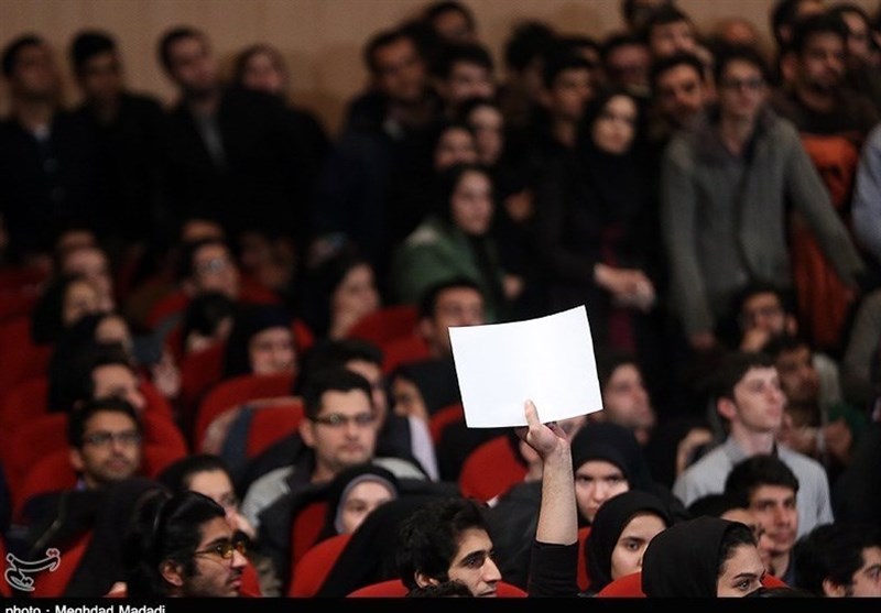 گفت‌وگو |دانشجویان با فعالان دانشجویی کشورهای حوزه مقاومت ارتباط‌گیری کنند