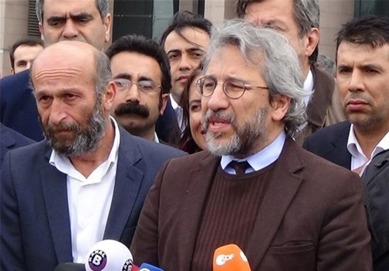 حکم بازداشت سردبیر روزنامه جمهوریت ترکیه صادر شد