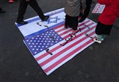 از «سلفی با وزیر» تا آتش زدن پرچم «آمریکا و اسرائیل»
