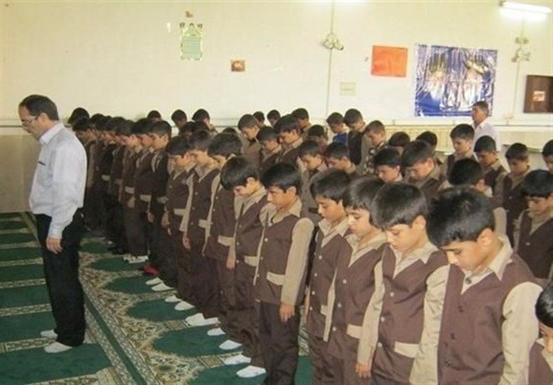 اقامه نماز جماعت در 98 درصد از مدارس استان قم