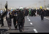 آغاز حرکت پیاده روی مردم اهواز به سمت کربلا