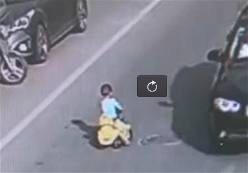 فیلم/ رانندگی خلاف‌ جهت کودک 3 ساله در خیابان شلوغ‌‎