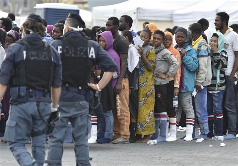 Italy Sends Police to Border with France amid Migrant Row