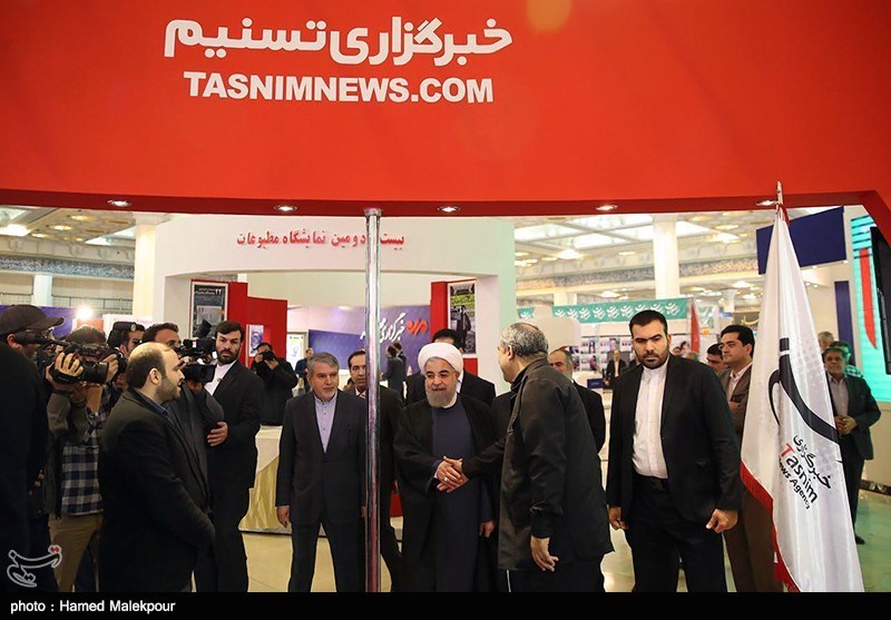 رئیس‌جمهور از غرفه خبرگزاری تسنیم در نمایشگاه مطبوعات بازدید کرد