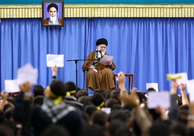 نماهنگ دیدار رهبر انقلاب با دانش آموزان و دانش جویان